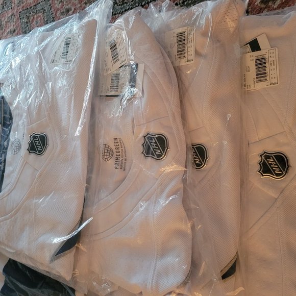 Tampa Bay Lightning 2022 Stadium Series Jersey DEADSTOCK Size 50 - Picture 3 of 4